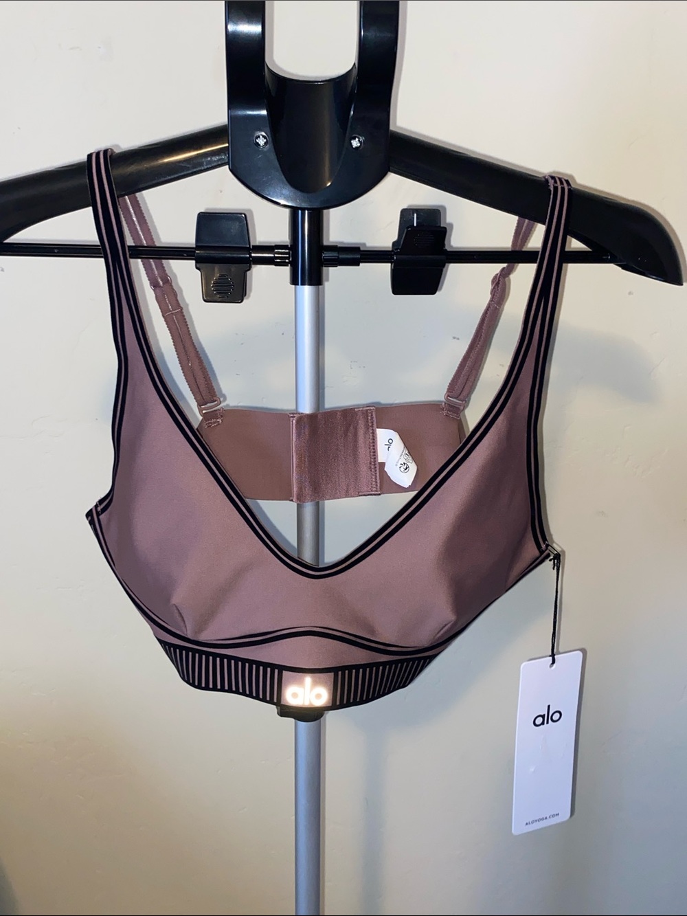 NWT ALO SMOKY QUARTZ AIRLIFT LINE UP BRA SIZE MEDIUM
